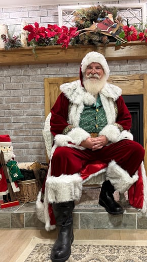 Gallery photo 13 of Santa Scott