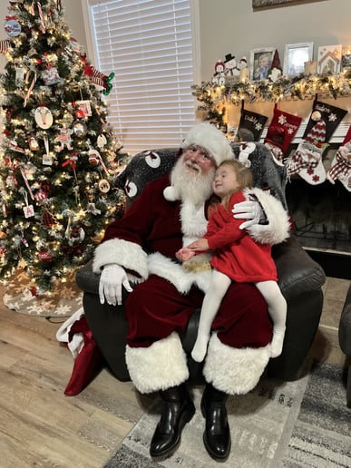 Gallery photo 1 of Santa Scott