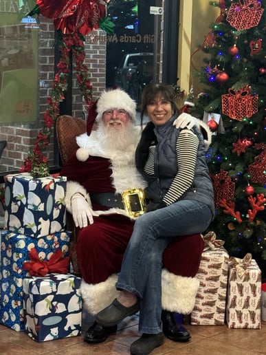 Gallery photo 2 of Santa Scott