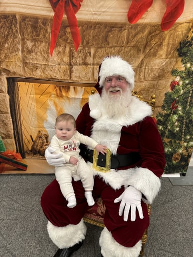 Gallery photo 4 of Santa Scott