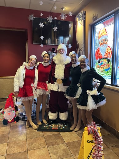 Gallery photo 7 of Santa Scott
