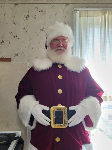 Gallery photo 4 of Santa Scott