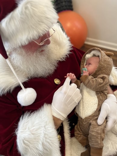 Gallery photo 3 of Santa Scott
