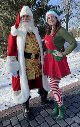 Gallery photo 3 of Santa Scott