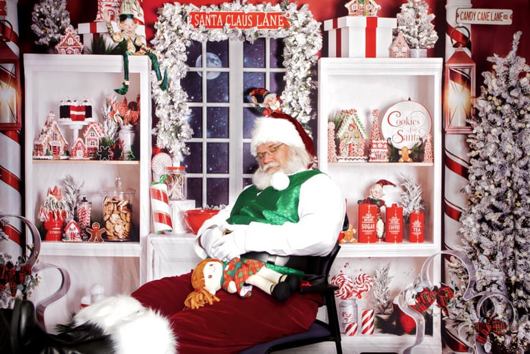 Gallery photo 3 of Santa Scott
