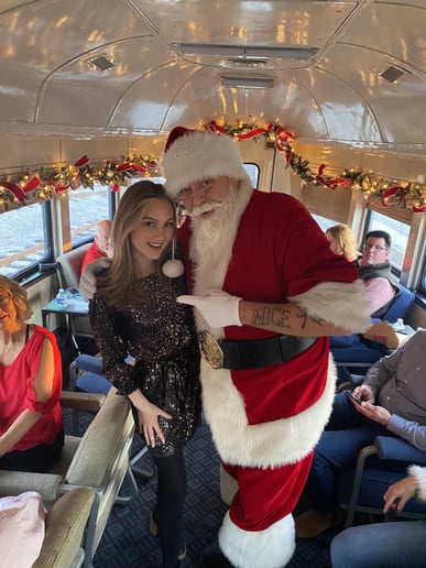 Gallery photo 4 of Santa Shannon