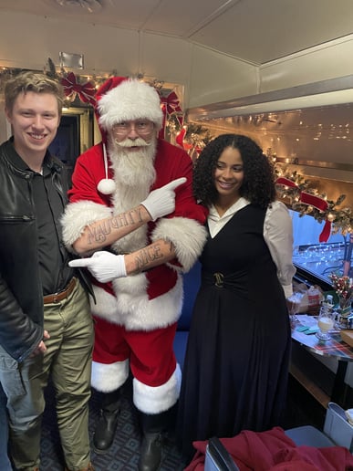 Gallery photo 8 of Santa Shannon