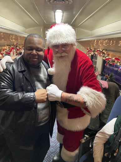 Gallery photo 9 of Santa Shannon