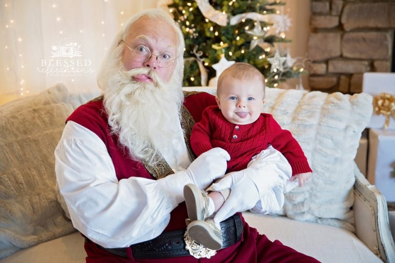 Gallery photo 9 of Santa Shannon Settles