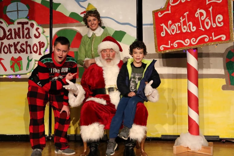 Gallery photo 5 of Santa Shawn