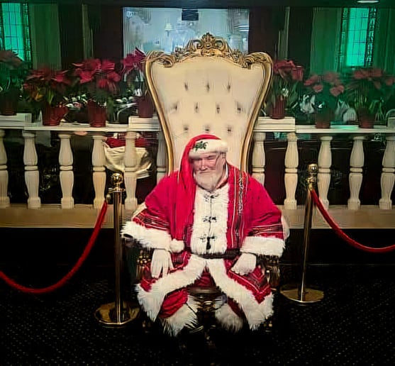 Gallery photo 7 of Santa Skip