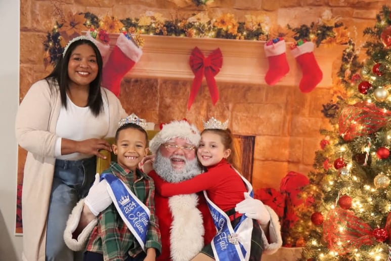 Gallery photo 2 of Santa Smith