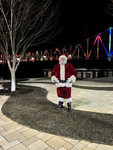 Gallery photo 6 of Santa Smith