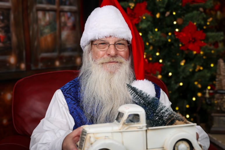 Gallery photo 9 of Santa Steve