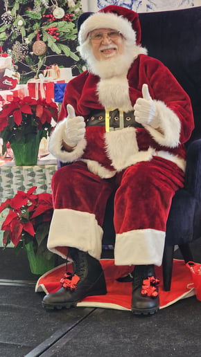 Gallery photo 10 of Santa T
