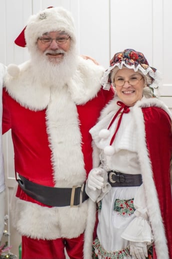 Gallery photo 4 of Santa T