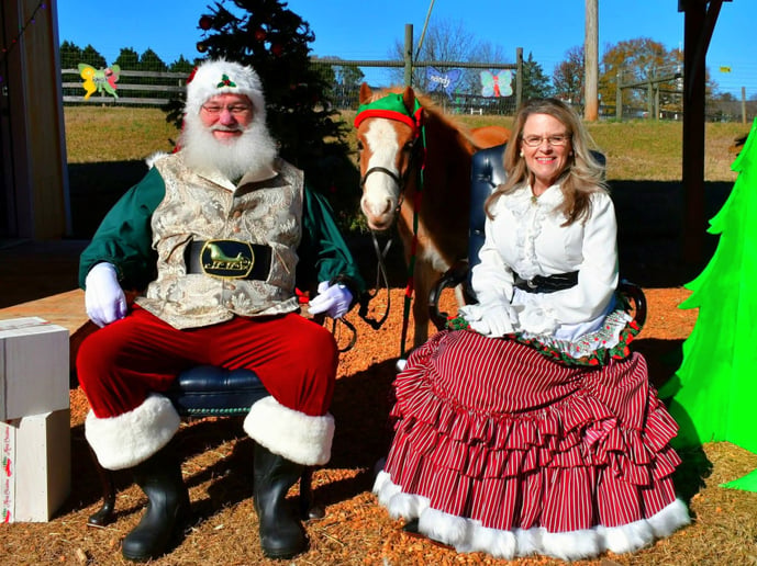 Gallery photo 2 of Santa T