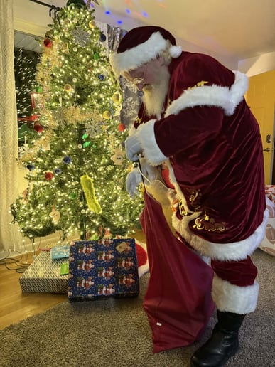 Gallery photo 3 of Santa Tag