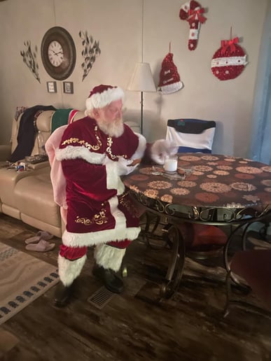 Gallery photo 7 of Santa Tag