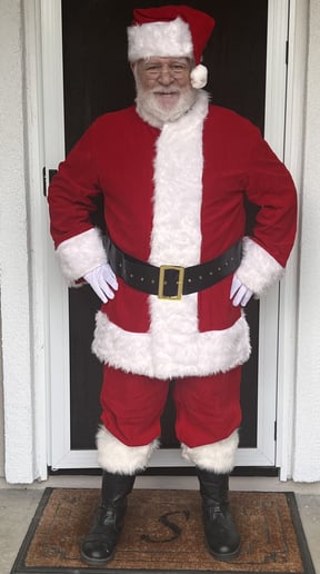 Gallery photo 4 of Santa James
