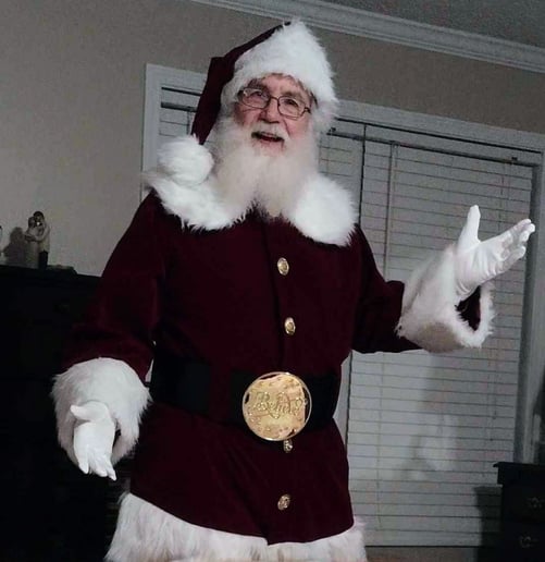 Gallery photo 1 of Santa Thom