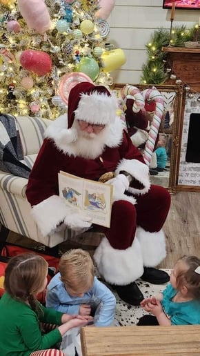 Gallery photo 4 of Santa Thom