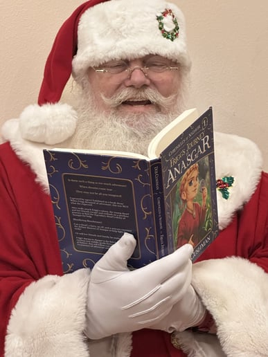 Gallery photo 5 of Santa Thom