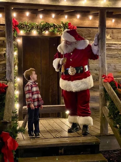 Gallery photo 4 of Santa Thomas/North Pole Santa