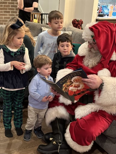 Gallery photo 9 of Santa Thomas/North Pole Santa