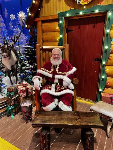Gallery photo 9 of Santa Tim