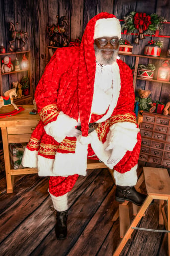Gallery photo 1 of Santa Titus