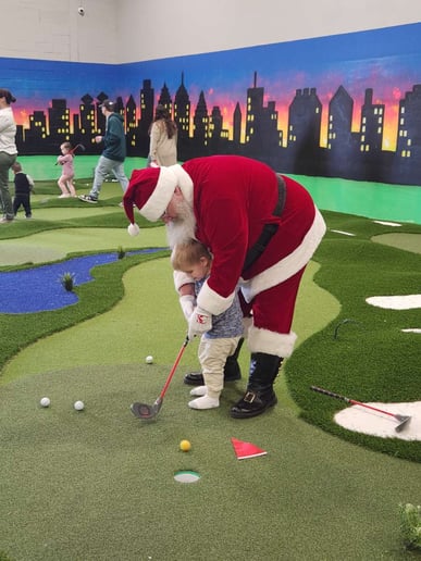 Gallery photo 2 of Santa Toby