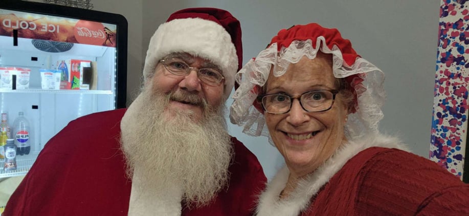 Gallery photo 3 of Santa Toby