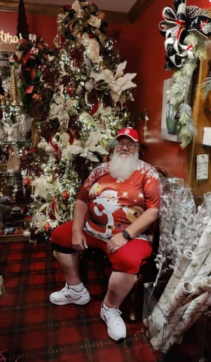 Gallery photo 6 of Santa Toby