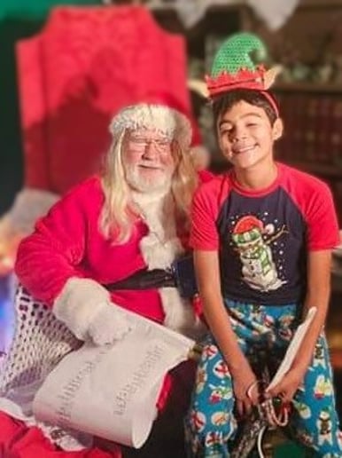 Gallery photo 3 of Santa Tom