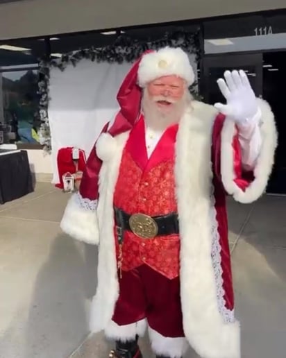 Gallery photo 9 of Santa Tony