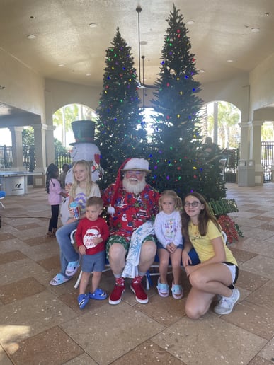 Gallery photo 4 of Santa Tony
