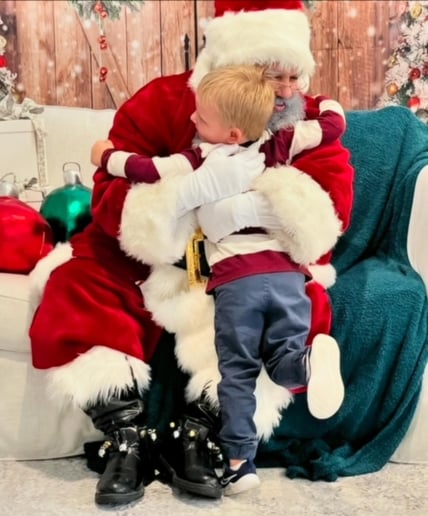 Gallery photo 9 of Santa Topher