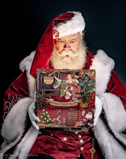 Gallery photo 8 of Santa True