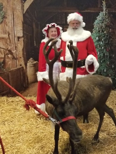 Gallery photo 2 of Golden Corner Santa Truette and Mrs. Claus Nancy Dobson