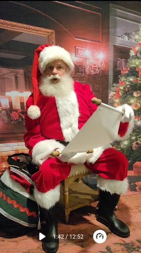 Gallery photo 8 of Golden Corner Santa Truette and Mrs. Claus Nancy Dobson
