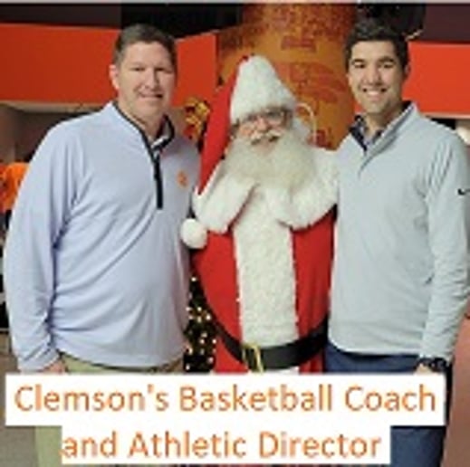 Gallery photo 17 of Golden Corner Santa Truette and Mrs. Claus Nancy Dobson