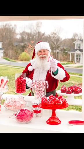 Gallery photo 5 of Santa Wade