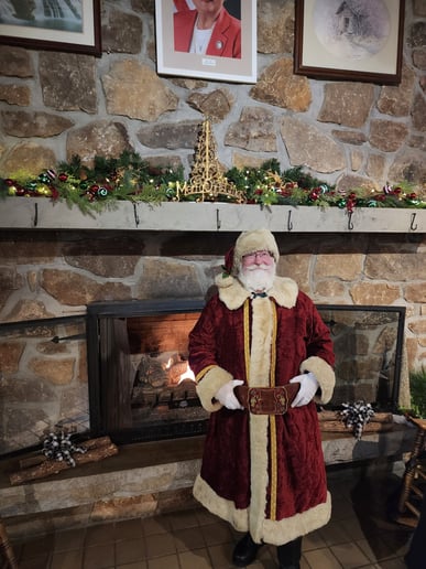 Gallery photo 1 of Santa William