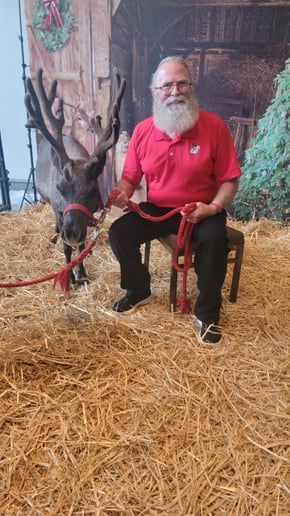 Gallery photo 6 of Santa Winston