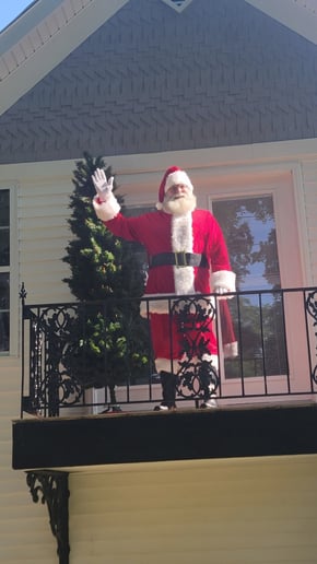 Gallery photo 8 of Santa Winston