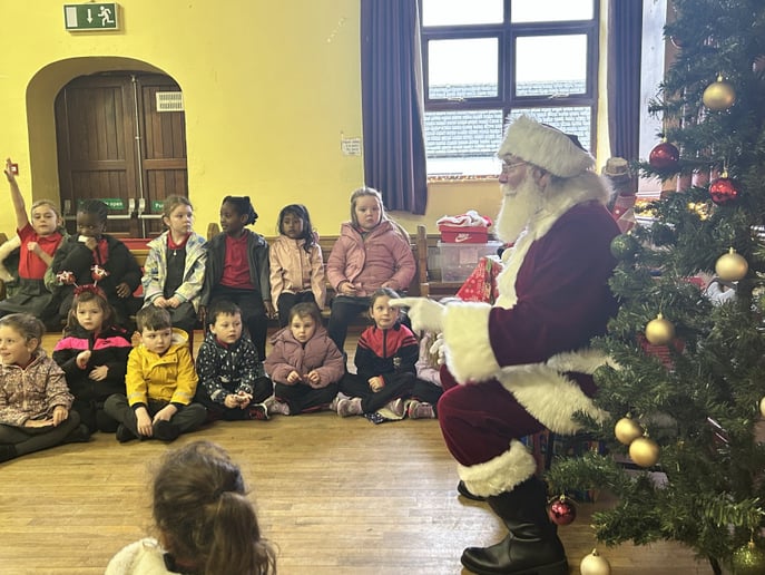 Gallery photo 1 of Santa Winston