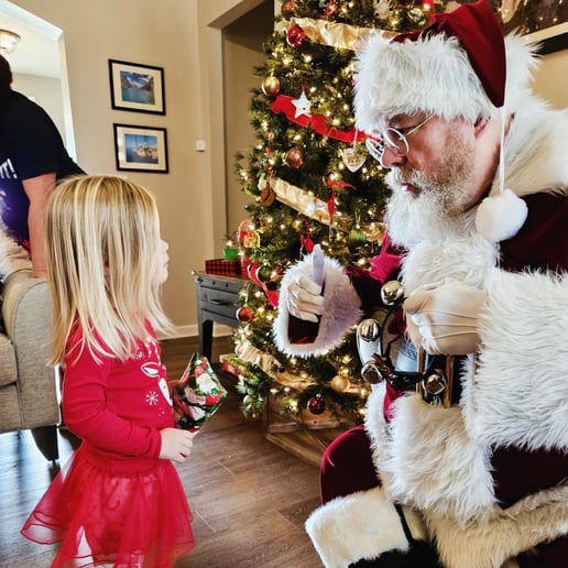 Gallery photo 5 of Santa with Joe