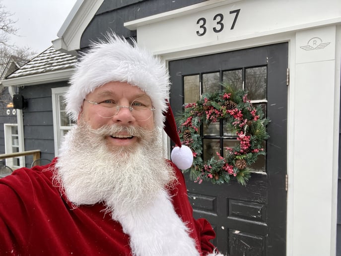 Gallery photo 6 of Santa with Joe