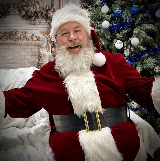 Gallery photo 9 of Santa with Joe